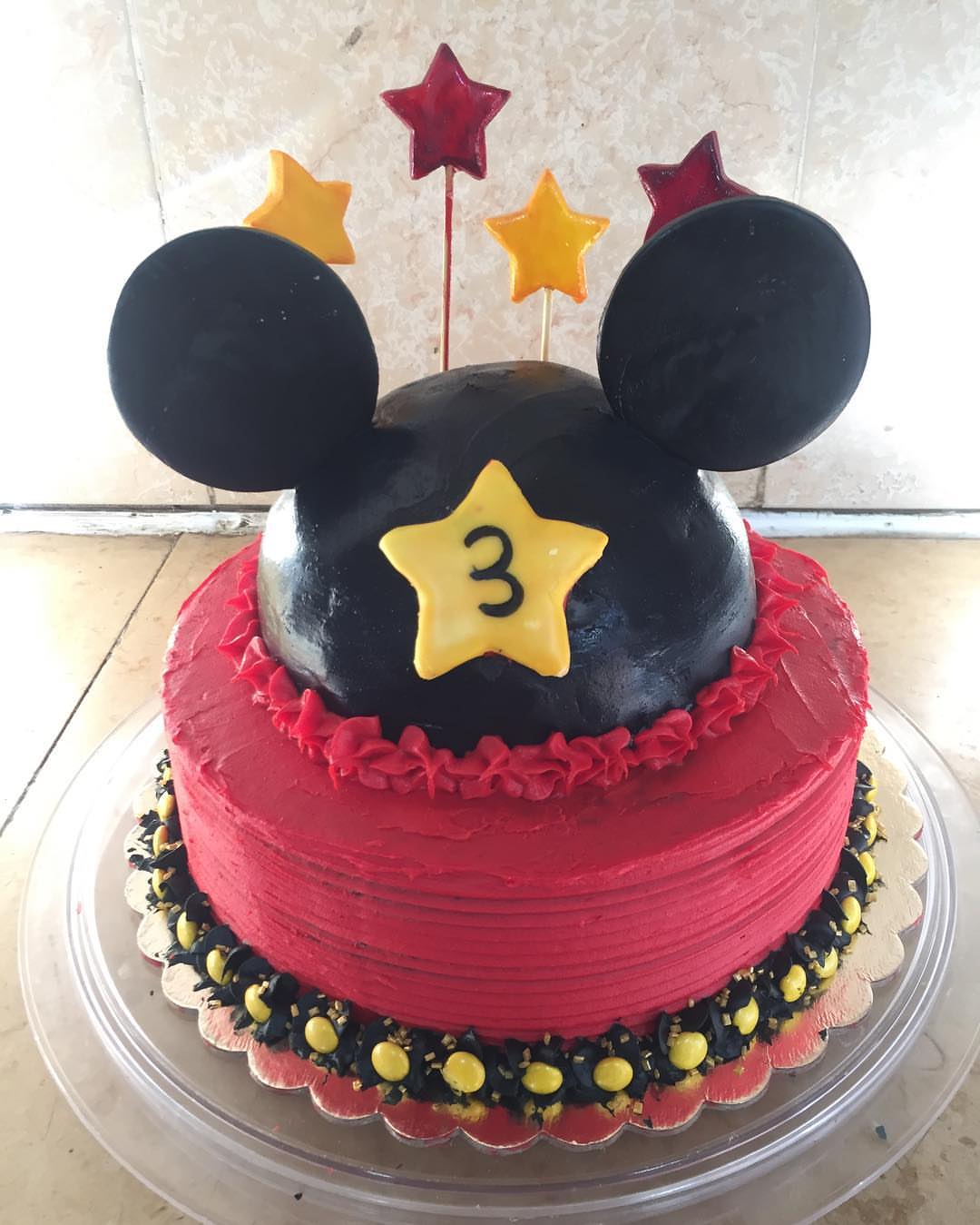 Mickey Mouse themed birthday cake. #كيك #cake #riyadh #الرياض #mickeymouse #disney #ديزني