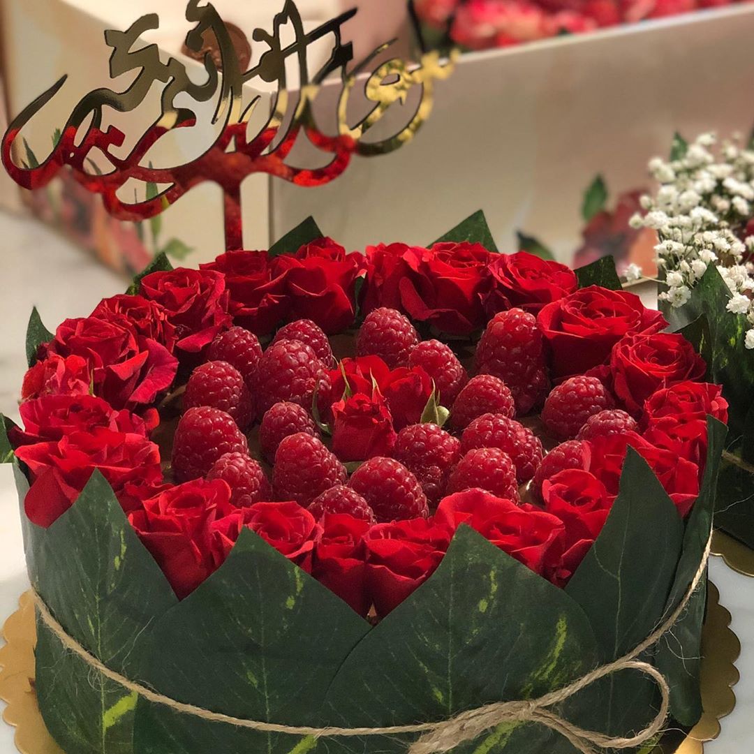كيكة الشوكولاته مقاس القطر 20 سم . ارتفاع 7 سم سعرها مع الكرت 245 ♥️