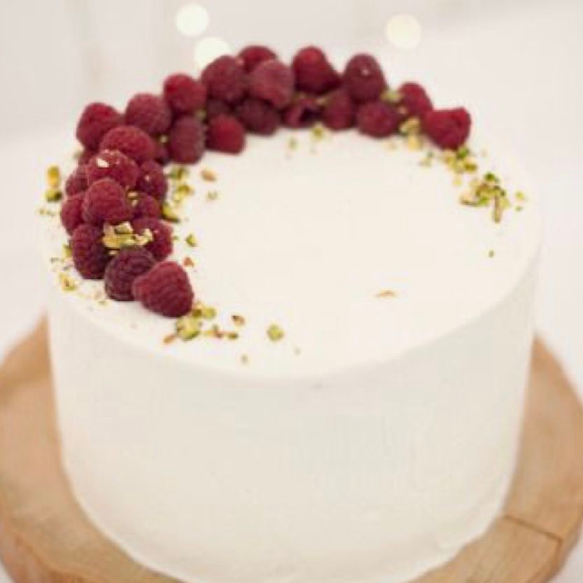 مين حاب هالشكل الشيك #cake #كيك #الرياض