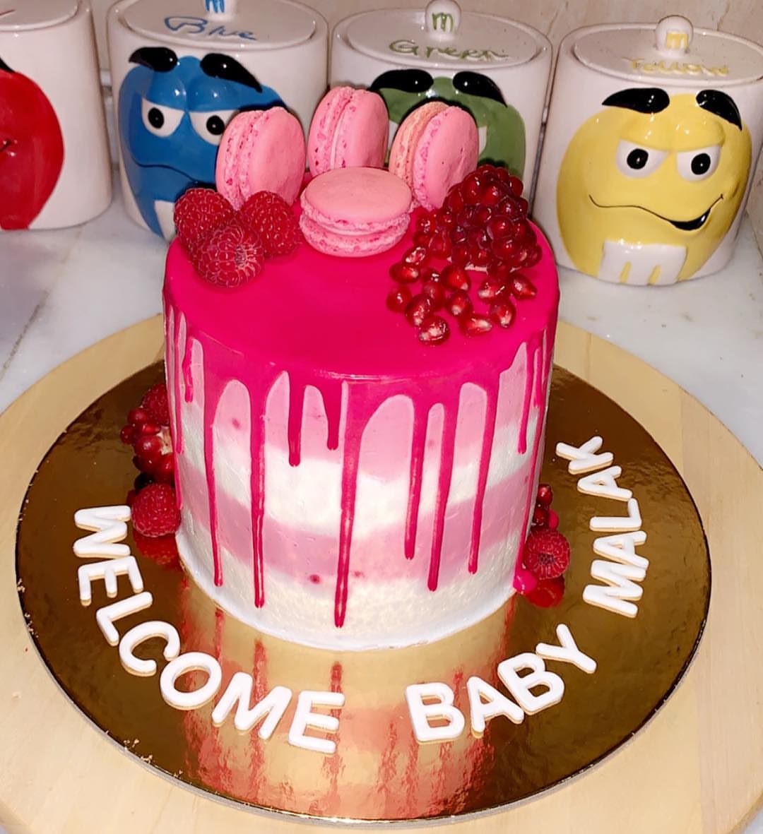 Macarons cake ابتدا مم ١٨٠ ريال