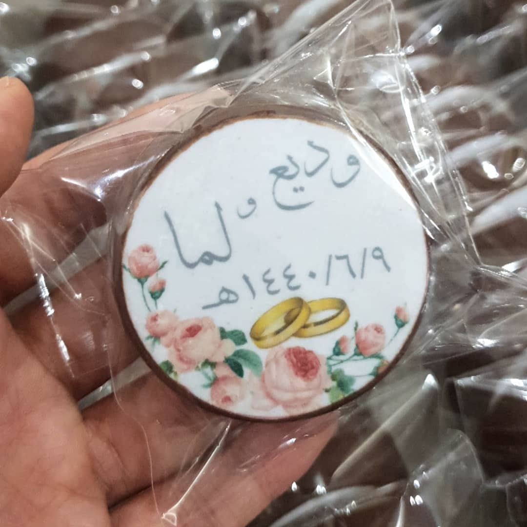 شوكلاتة محشية بالأوريو وعليها طباعة على ورق السكر القابل للأكل ❤ Chocolate Oreo #chocolate
