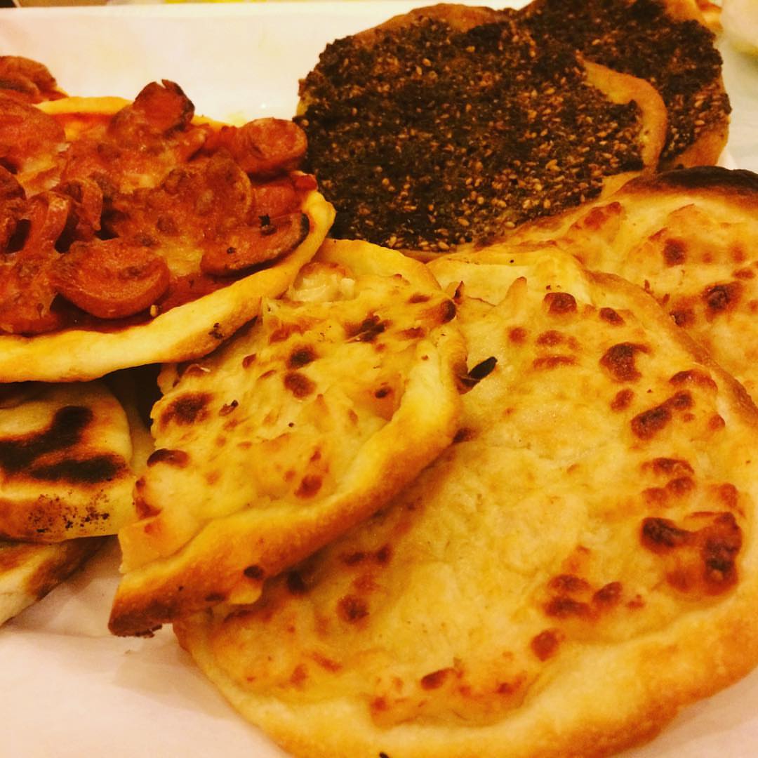 مناقيش شورما وزعتر