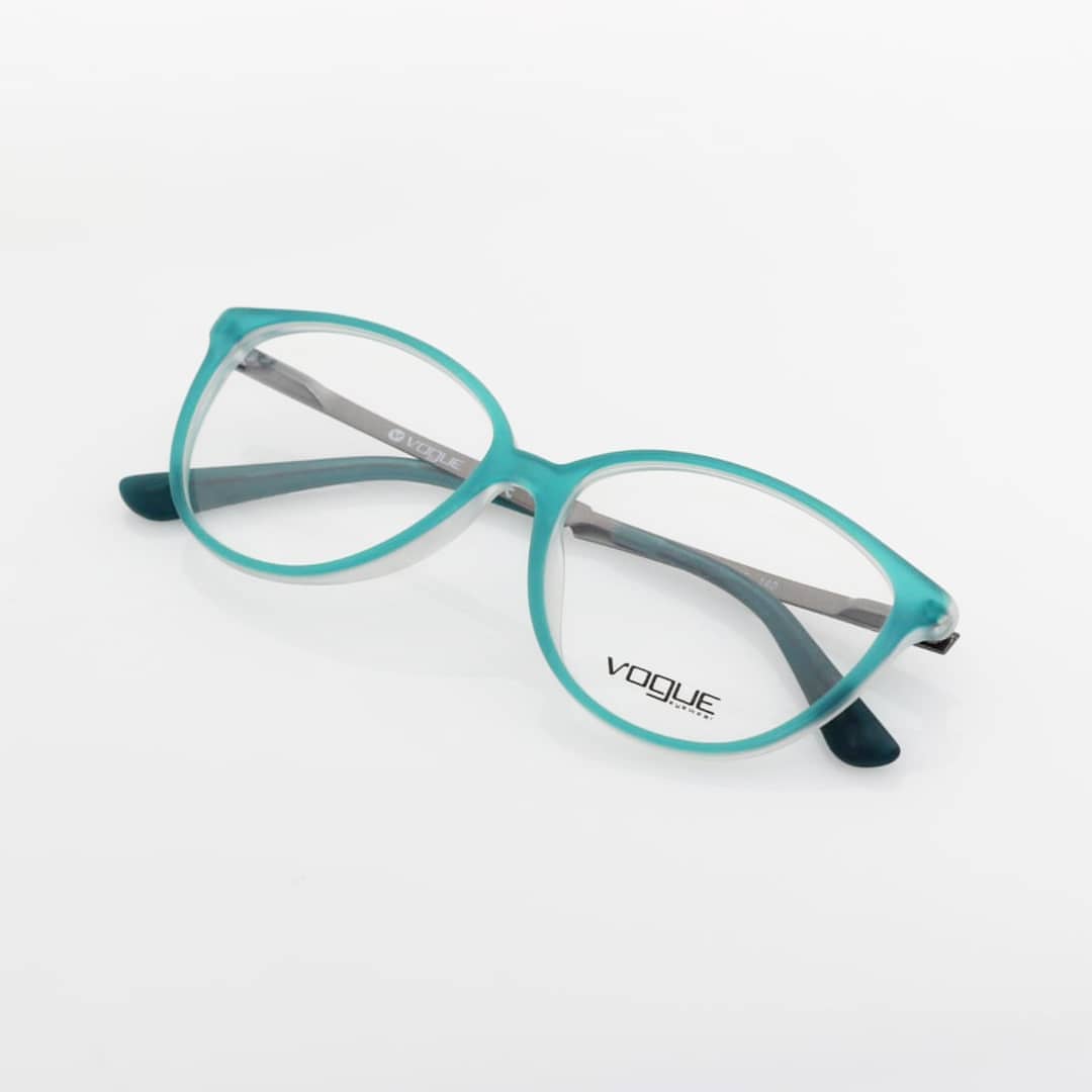 #vogue #eyewear لون رائع #لها ب 450 ريال