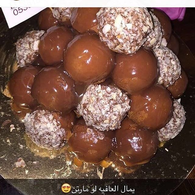 كرات كيك التمر بالكراميل والمكسرات شتوية لذيذة - 100 ريال #