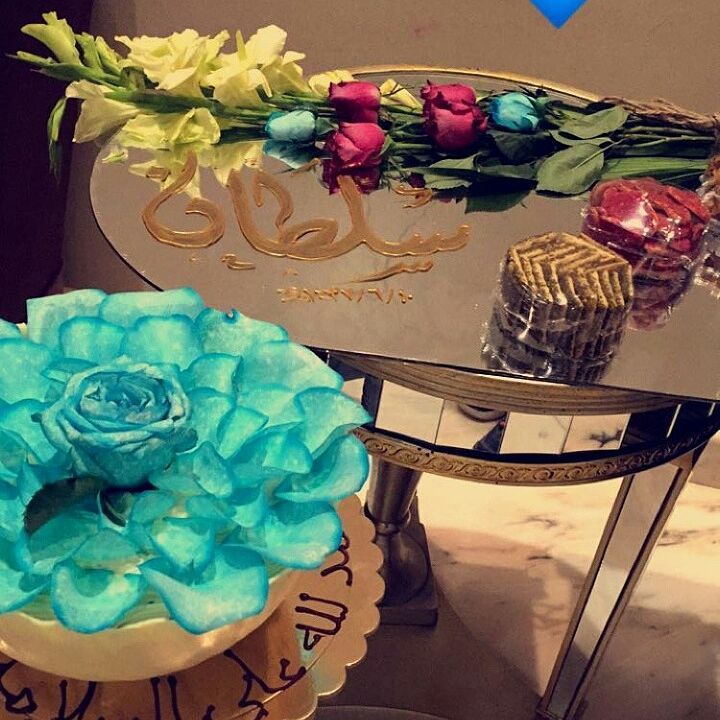 ‏"والودُّ يظهرُ في العيون خفيةٌ ‏إنَّ الوِدادَ سريرةٌ لا تُكتَمُ"