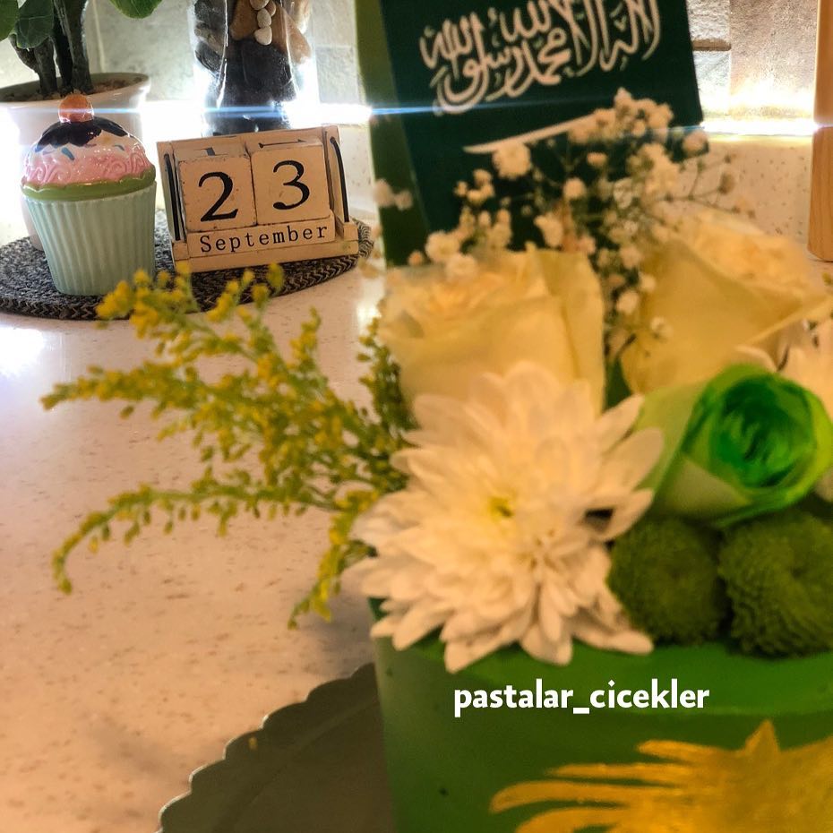 #اليوم_الوطني #اليوم_الوطني88 #حلويات #نيكد_كيك #كيك #ملكة #ملكه #زواج #عرس #خطوبة #كبك_كي