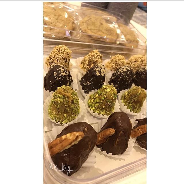 من تصويركم متوفر بكره تمر محشي