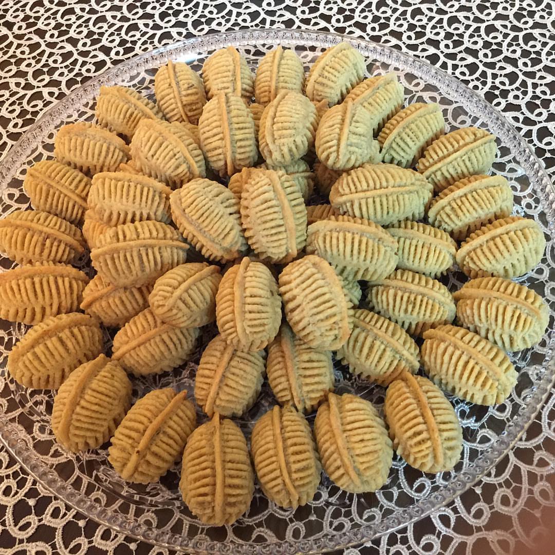 طلبية زبونه بالعافيه #جدة#مكة#معمول_تمر #معمول_بيتي #معمول_منقش #غريبة#افراح#مناسبات#موالي