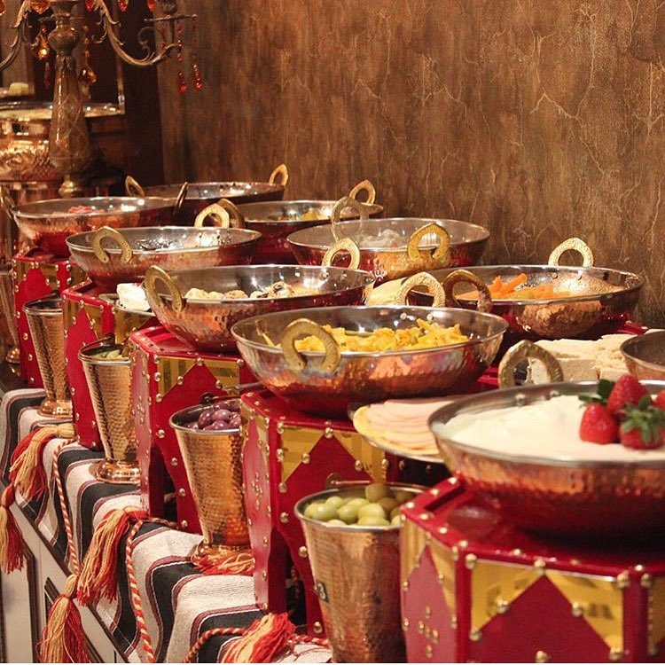 ما ودكم في بوفيه فطور صبآحي من كل مالذَّ و طآب ،،