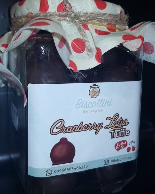 #شوكولاته + #لوتس + #توت #مجفف في أحلا ؟ #Chocolate + #Lotus + Cranberry Can it get better