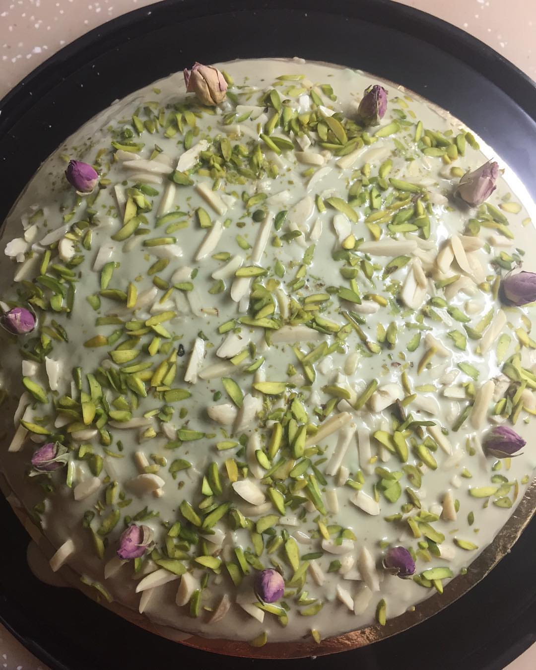 ‏ غندوره سويتس للحلويات ب انواعها وتغطية حفلاتكم ومناسباتكم تابعونا لدينا عروض مستمره مازا