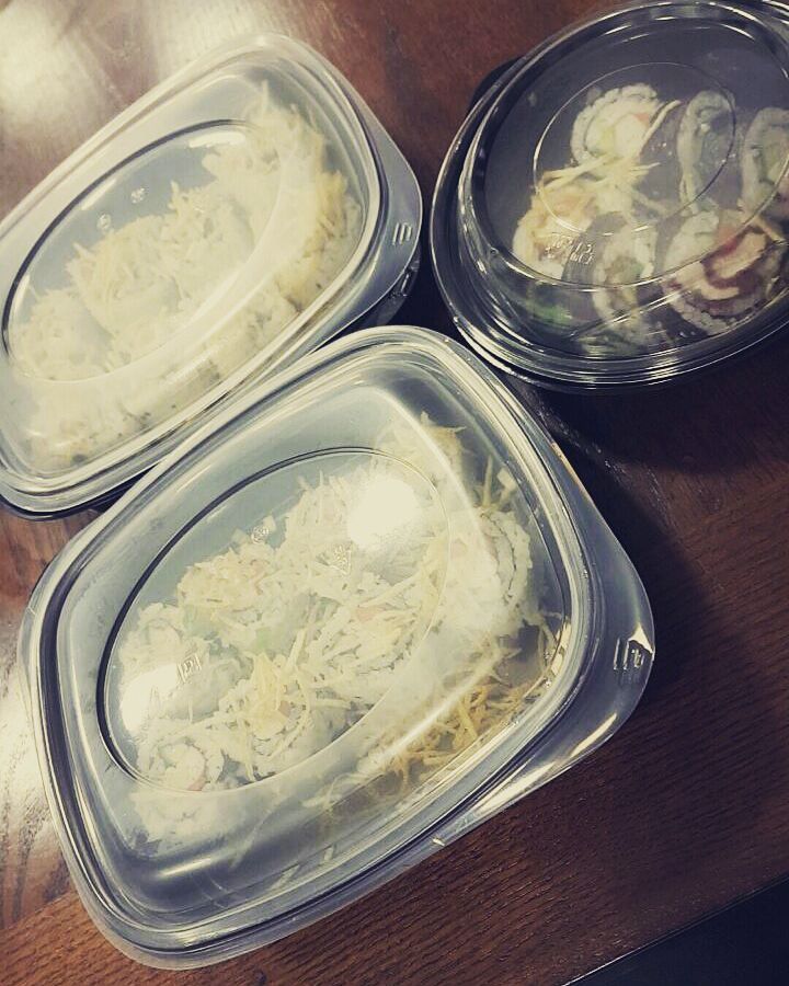 I make, We taste, You Decide المذاق الاصلي للسوشي والأكلات الآسيويه ذوق وقرر بنفسك. احجز ط