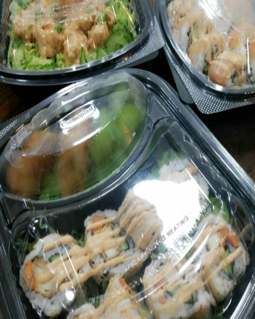 we make, you taste, you decide المذاق الاصلي للسوشي والأكلات الآسيويه ذوق وقرر بنفسك. احجز