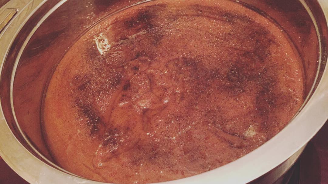 مساء الخير جميعاً ❤️✋ طبعاً مع الجوو البارد ما يبيلها الا حافظة محلى تدفي قلوبكم ❤️ علينا