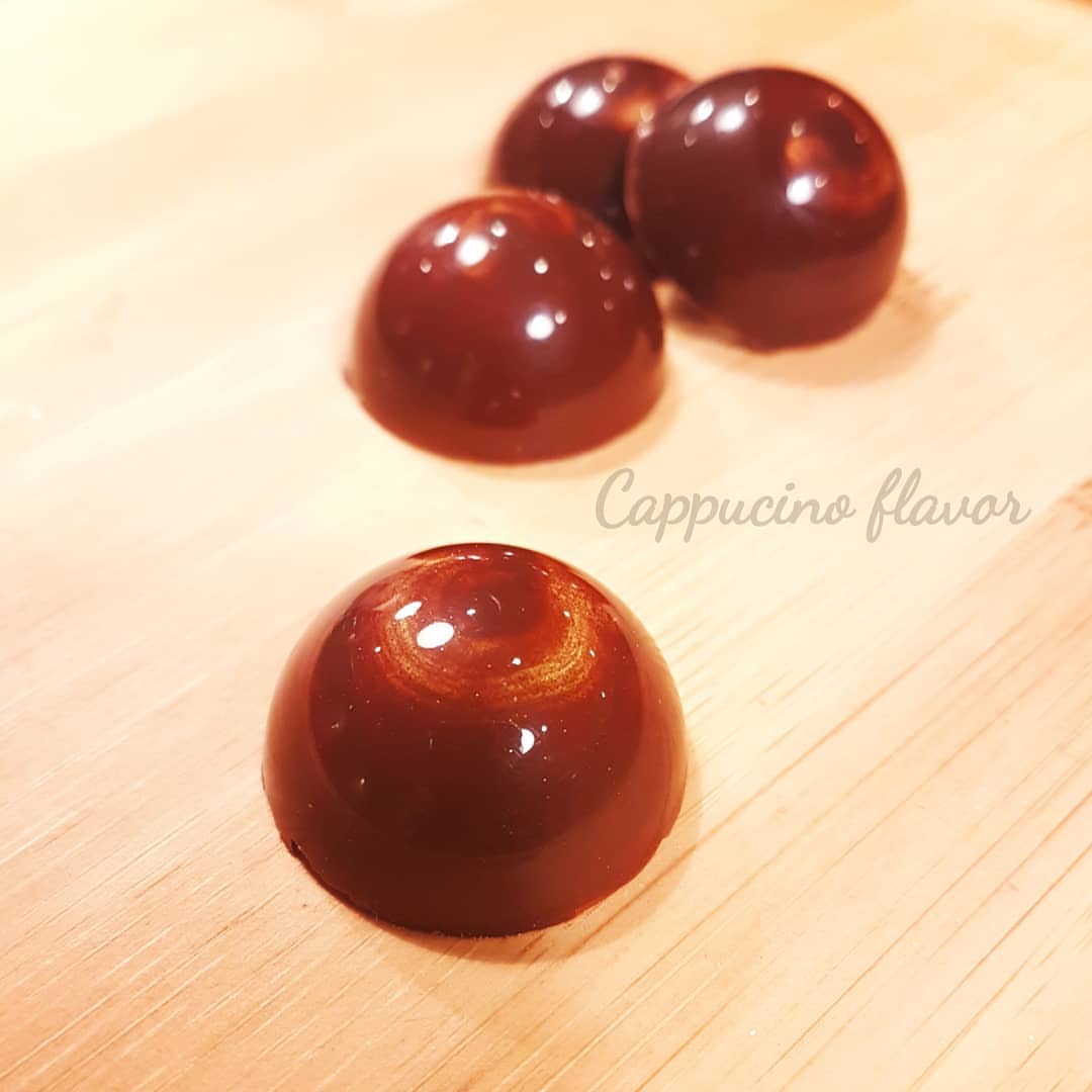 حبات الشوكولاتة بنكهة الكابتشينو لأصحاب المزاج الرفيع .. ☕♥..!