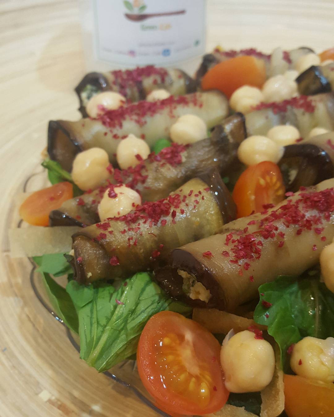 مع سلطة لفائف البادنجان بالطعميه مش حتقدر تغمض عينيك ، ، #جرين_كافيه #green_cafe #green #n