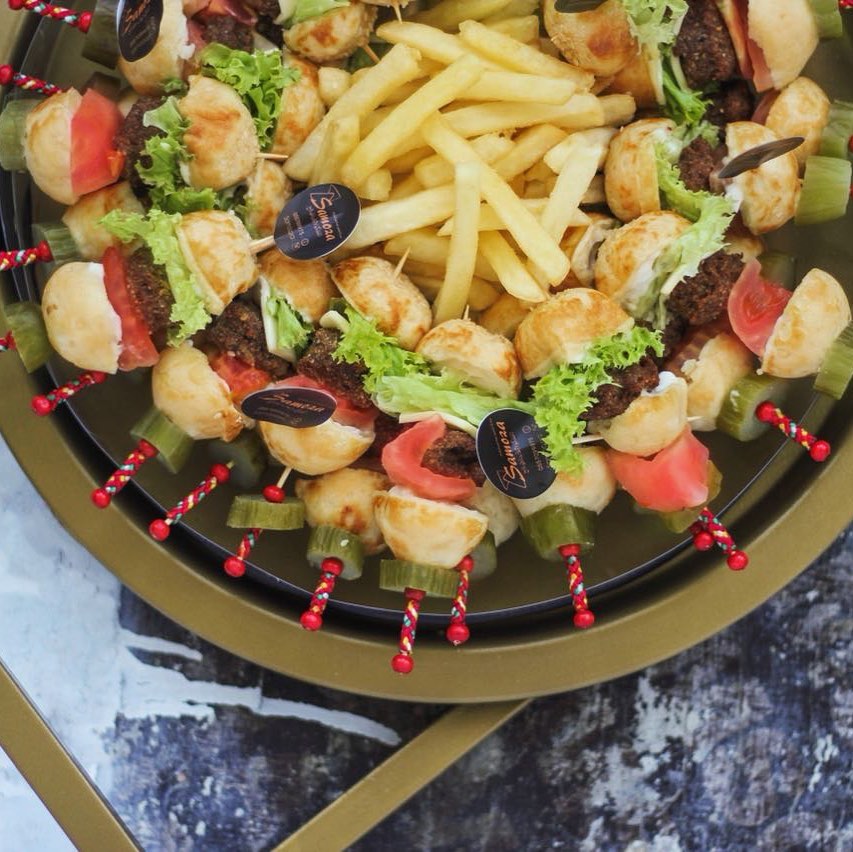 ميني برقر دجاج بخبز البطاطس #مساء_الخير#صباح_الخير#تقديم#تقديمات#تقديماتكم#ضيافه#ضيافة#ضيا