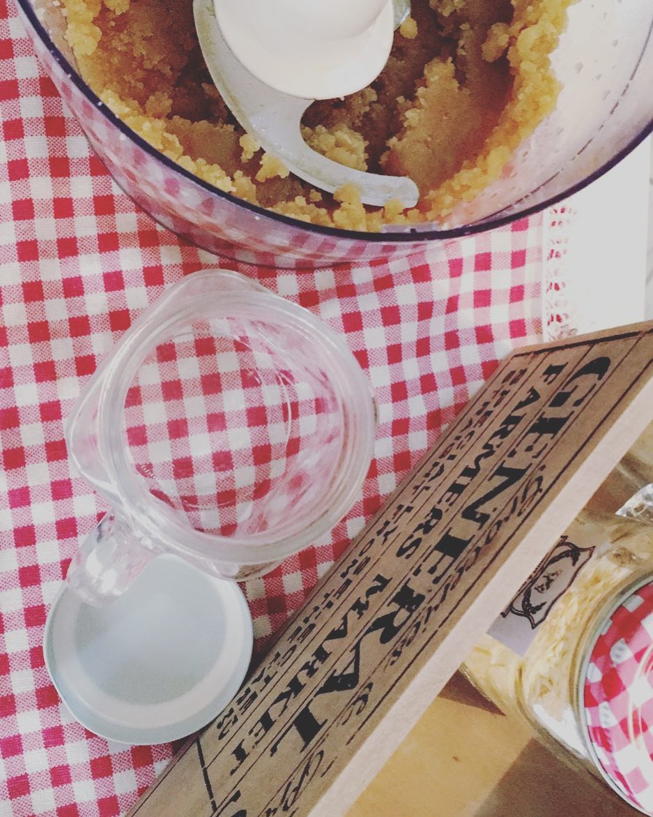 #homemade #peanutsbutter #oliveoil #coconutoil #houny #زبدة_الفول_السوداني_الصحية #فطور #ص