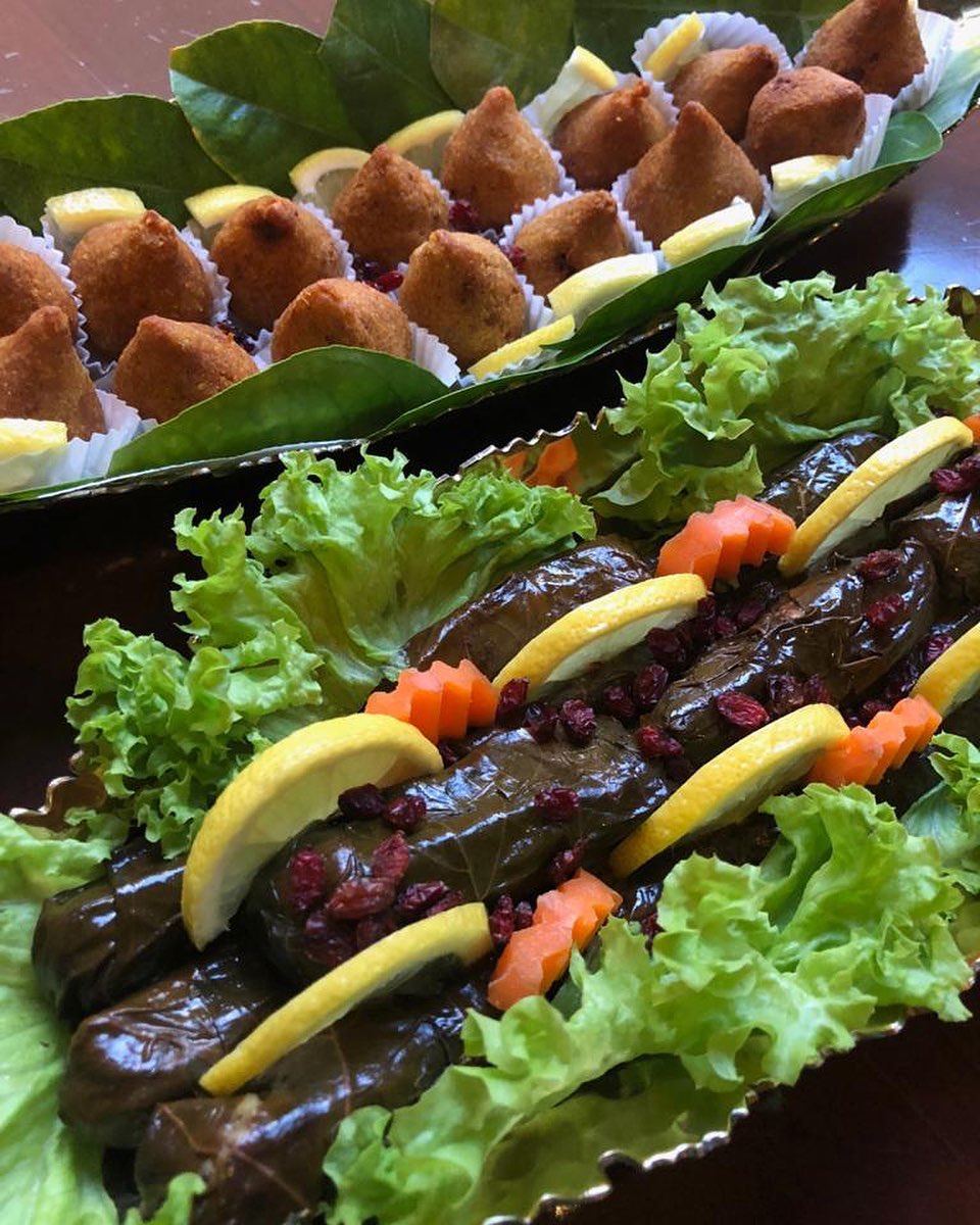 عندك مناسبة ومحتار لايردك الا ليمون ليفز #ورق_عنب #الرياض #السعودية #food
