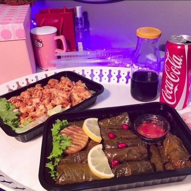 مسائكم اكل لذيذ . . #ورق_عنب #ديناميت_تشكن #الرياض