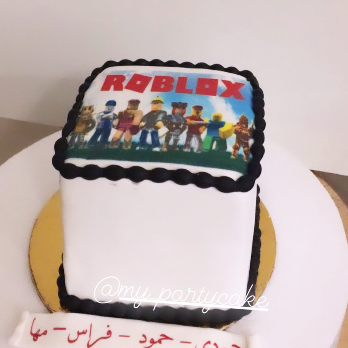 كيكة للناجحين. مقاسها ١٠*١٠سم للطلب التواصل / #صنع_بيدي#هدايا_نجاح#دورات#تعليم#فنون #إبداع