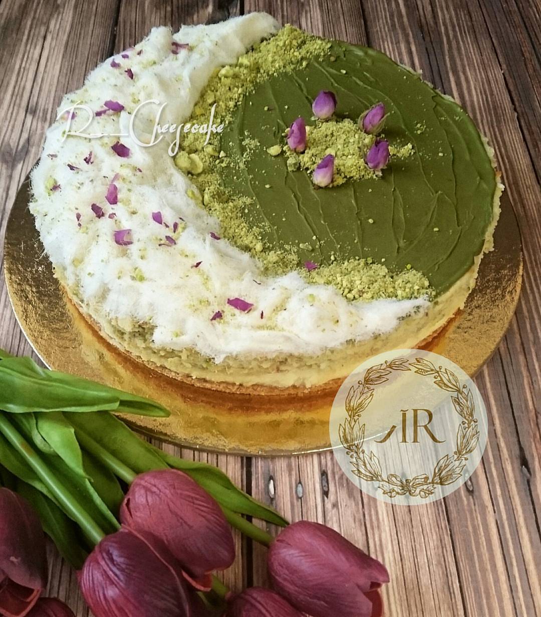هل هلالك يا رمضان سعادة وبركة وإحسان. اعزائنا اصدقاء #آر_تشيزكيك تقبل الله صيامكم وقيامكم