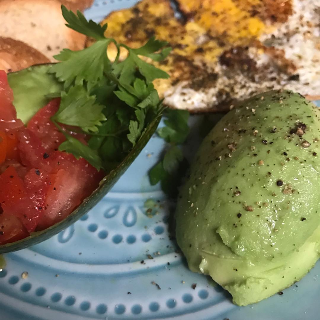#breakfast #healthy #avocado #protein #egg #tomato