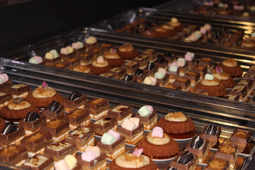 اللهم بارك لنا وارزقنا رزقاً حلالاً طيبا ❤️ #jeddah #sweet #mini #chocolate #marshmallows