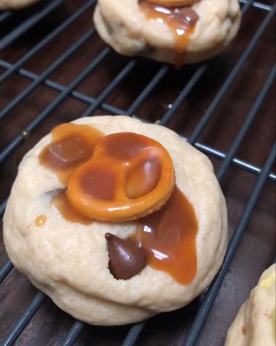 Salted caramel cookies