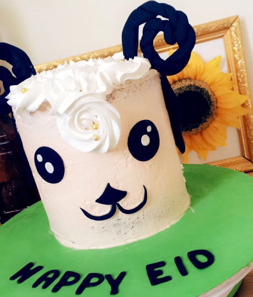 #كيكة_العيد ب 180 ريال للحجز #جديدنا #توزيعات #ضيافه #رمضان #جديدنا #كب_اللوتس #الرياض#مين