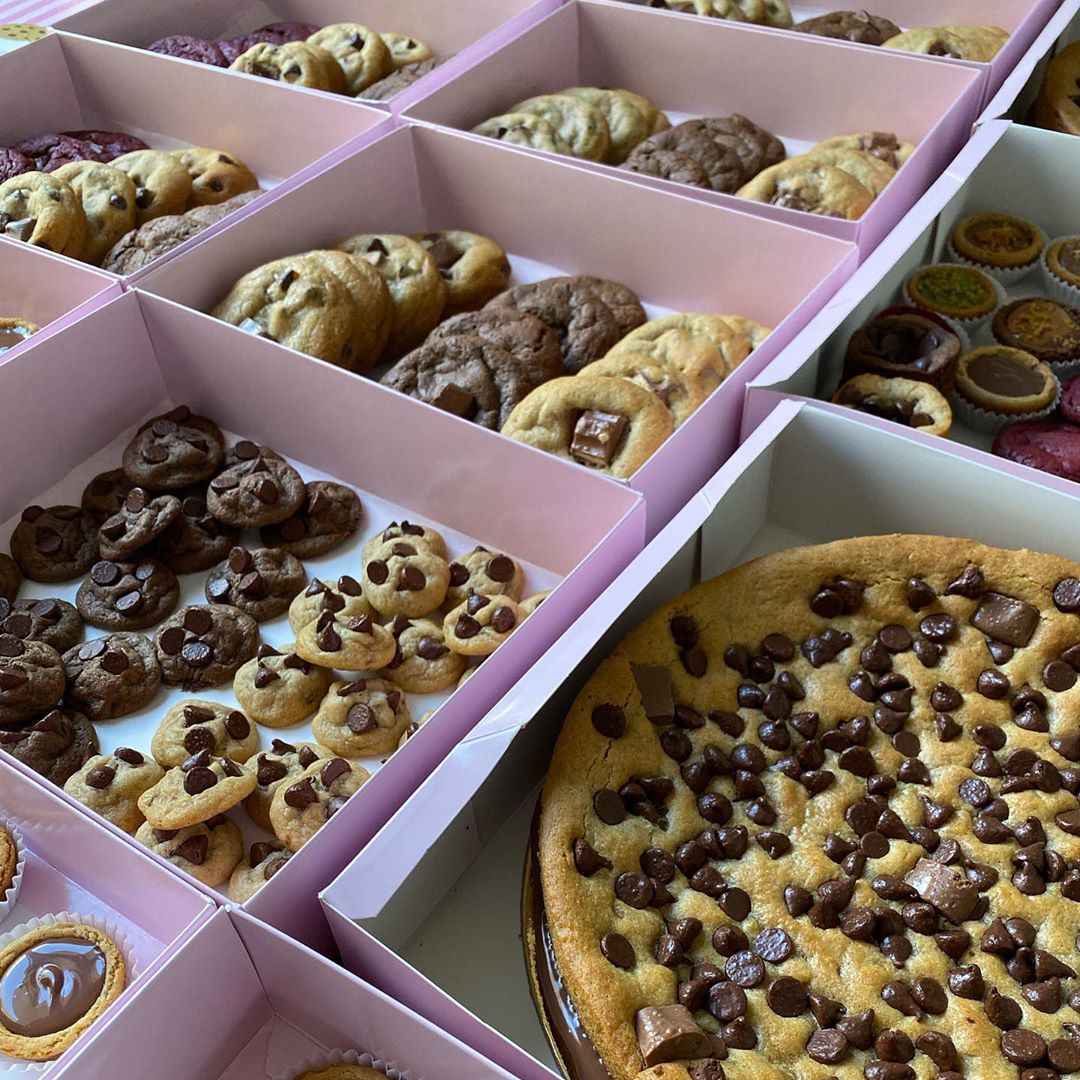 .. كُل اللي يحب يحجز لـ بكرا ، يتواصل معانا عالواتساب .. #cookies