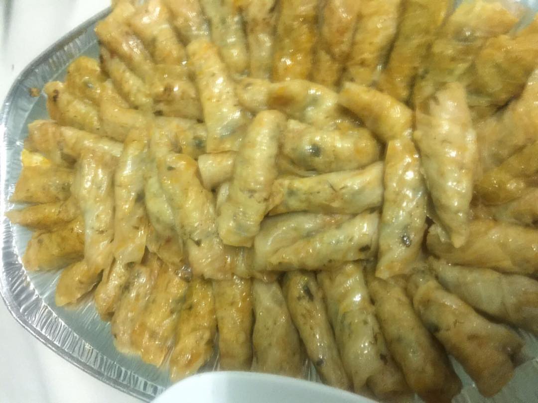 - كرنب . للطلب Whatsapp : #اكلات #اكل #المدينة #المدينة_المنورة #سمبوسه #مفرزنات #حلا #طبخ