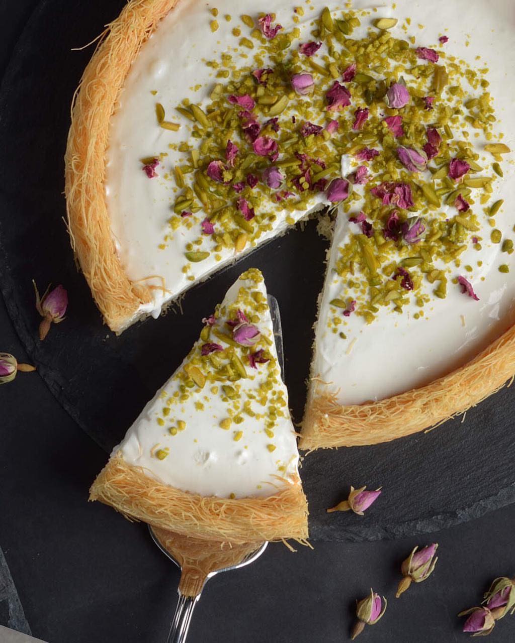 كنافة القشطة بالورد مع الفطور ترد الروح Rose Cream Kunafa