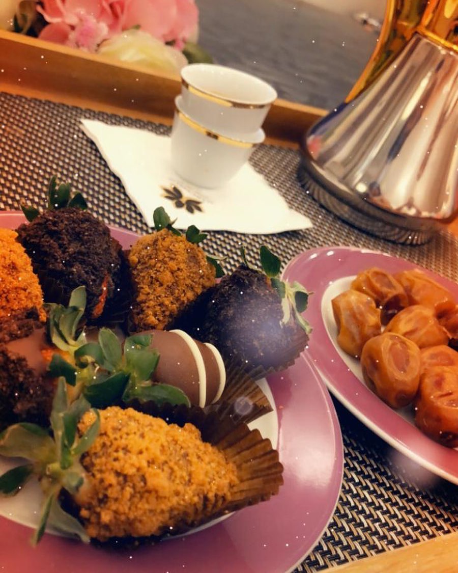 بوكس الفراولة المغمسة بالشوكولاته بالعافية على الحلوين ♥️