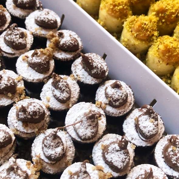 قدوعكم مع القهوة ‍♀️☕️