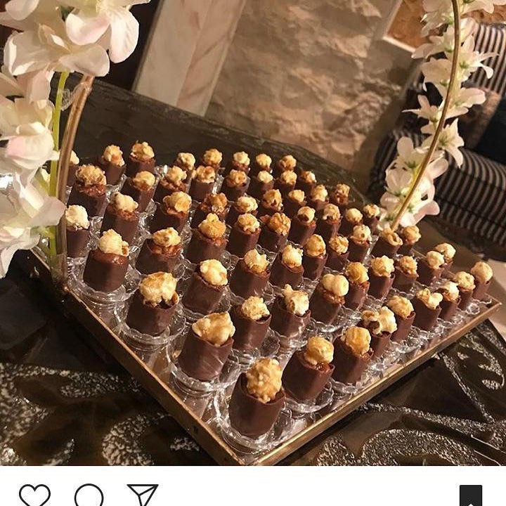عايدو الي تحبون من بعيد لبعيد وكل عام وانتم بخير