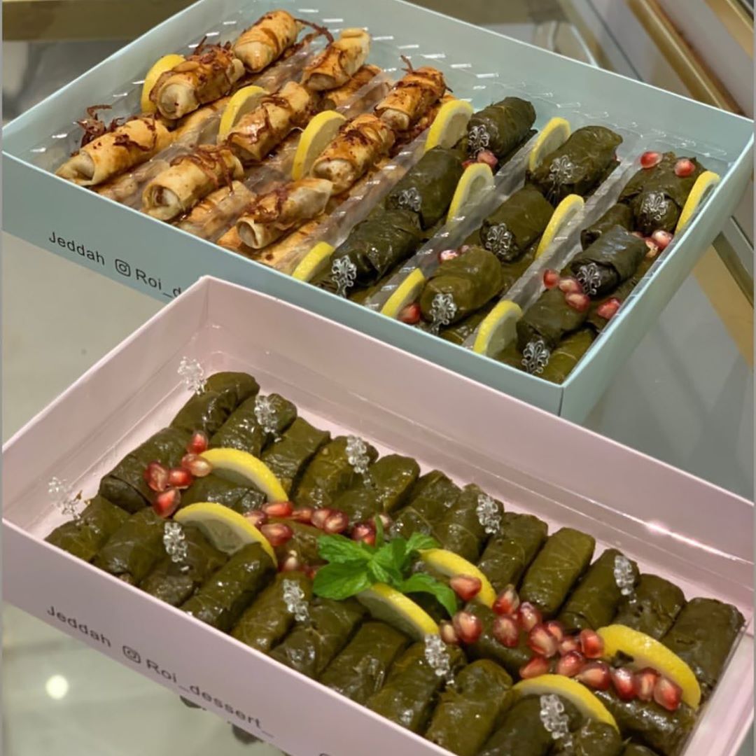 عايدو الي تحبون من بعيد لبعيد وكل عام وانتم بخير