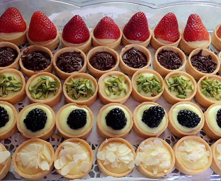 ميني تارت حلو بنكهات متنوعة #ضيافة #تشيزكيك #شيزكيك #تارت #حلا #فواكه #مطاعم #تسليم_فوري_ج