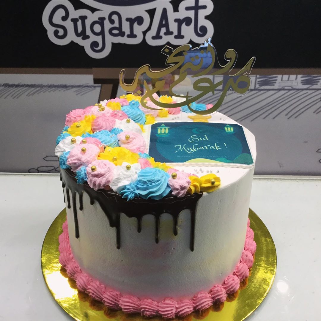 #كيكةالعيد مع فنون السكر #eidcake احجز الآن السعر ١٥٠ ريال فقط.