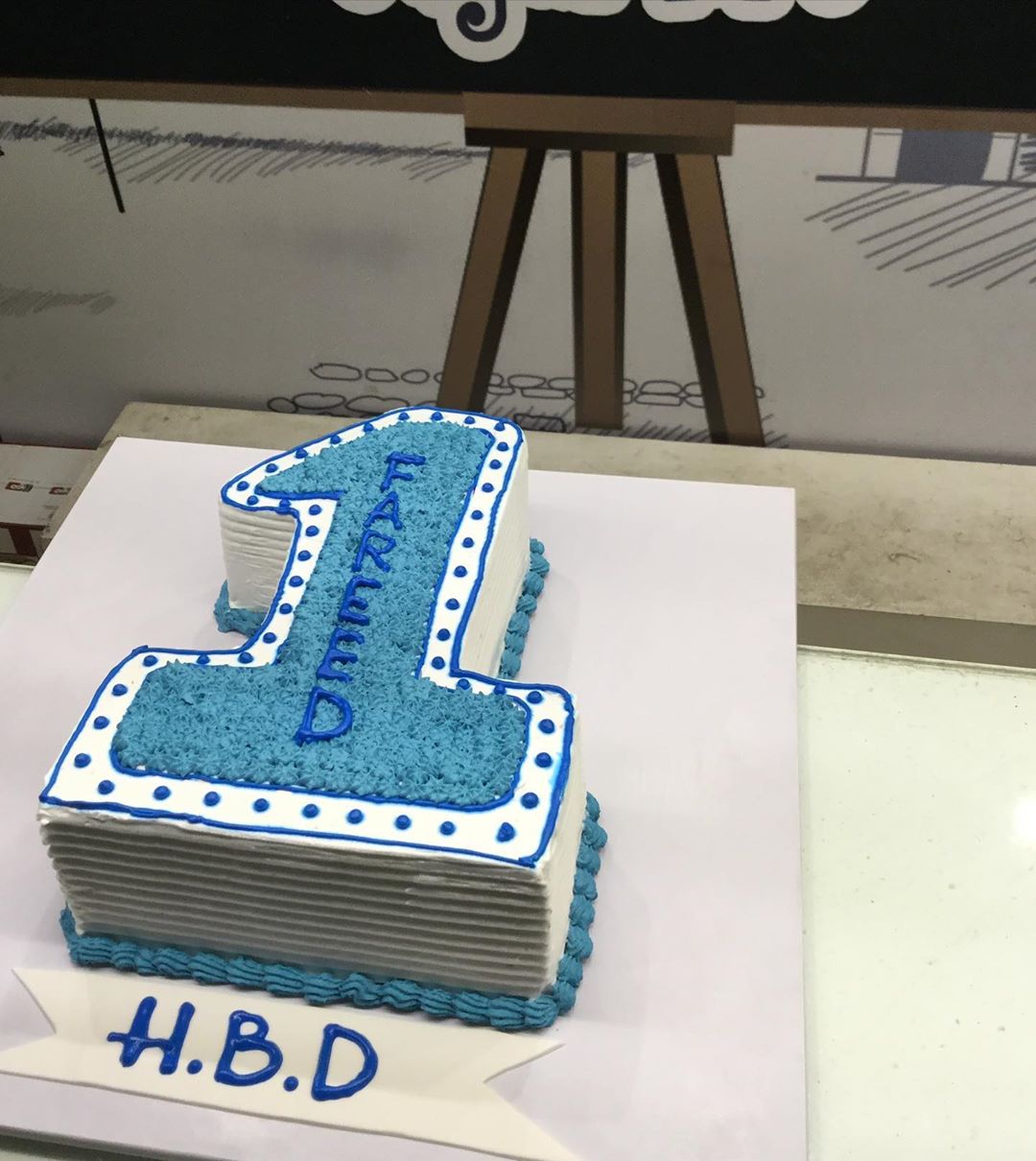 #كيكةالعيد مع فنون السكر #eidcake احجز الآن السعر ١٥٠ ريال فقط.