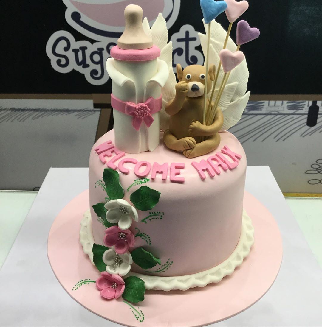 #كيكةالعيد مع فنون السكر #eidcake احجز الآن السعر ١٥٠ ريال فقط.
