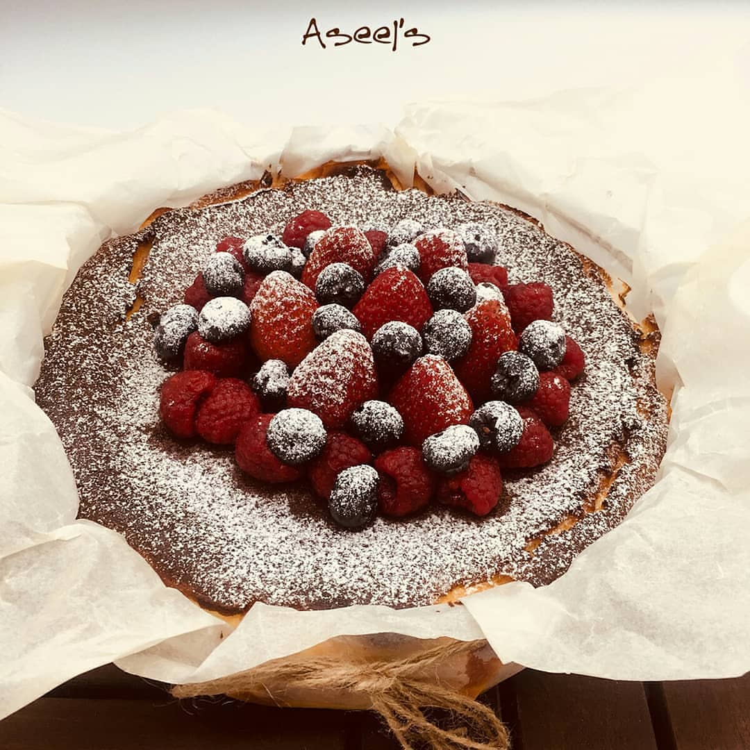 تشيز كيك سان سباستيان بالتوت المشكل ٢٤٠ريال #jeddah #ksa #saudiarabia #sweet #happiness #c