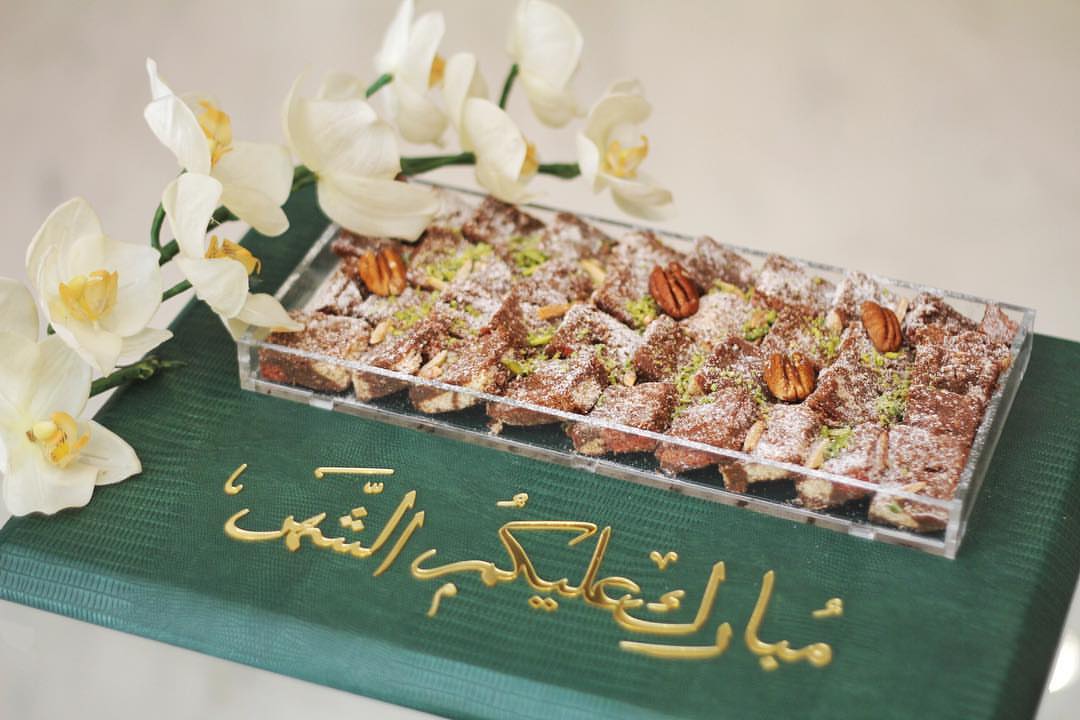 هل هلالك يارمضان ✨ . . صياني رمضانية بالجلد ومزينه بعبارة ذهبية *مبارك عليكم الشهر * . .