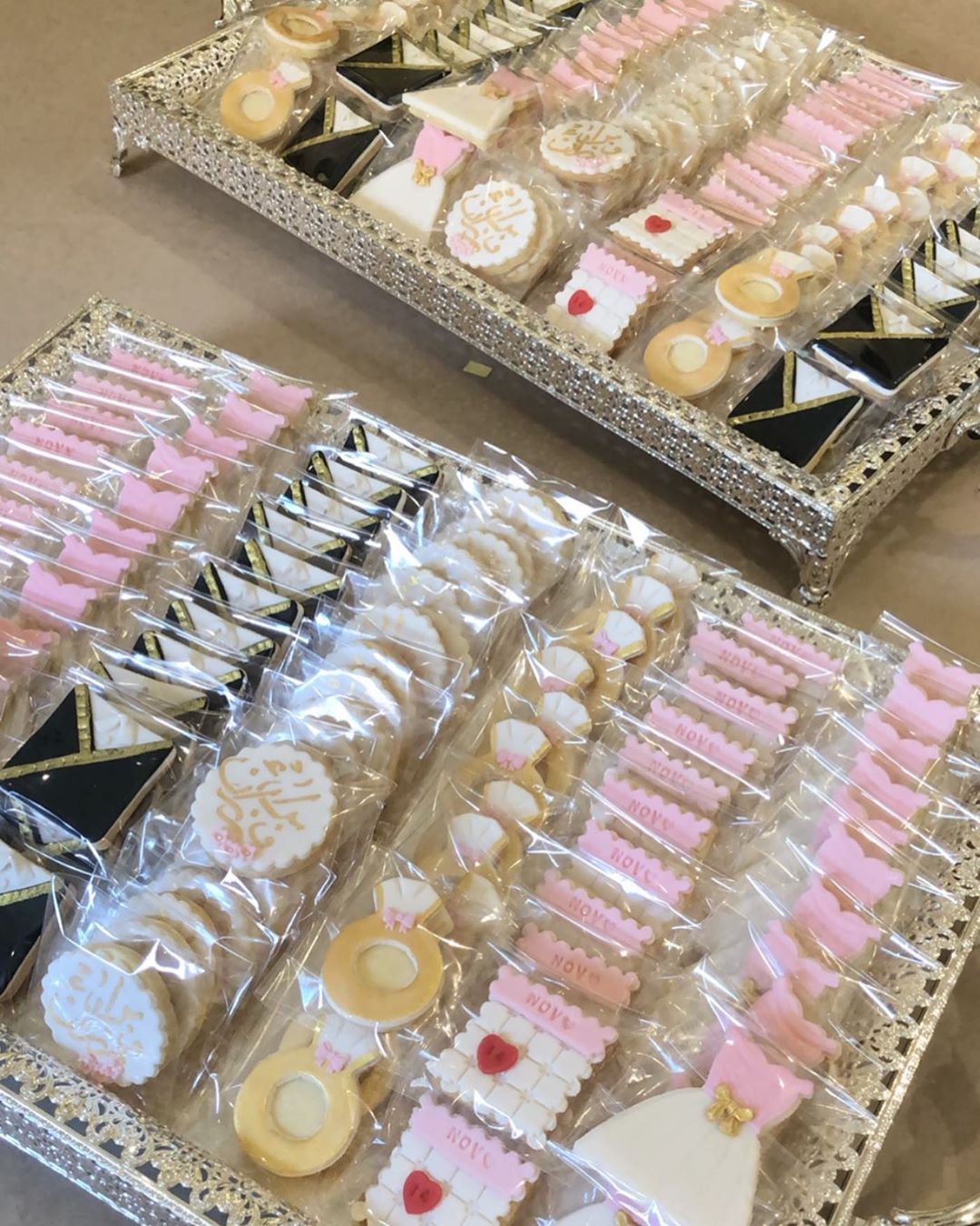 200 pieces of love & happiness ‘ ‘ الله يسعد العرسان ويتمملهم على خير يارب