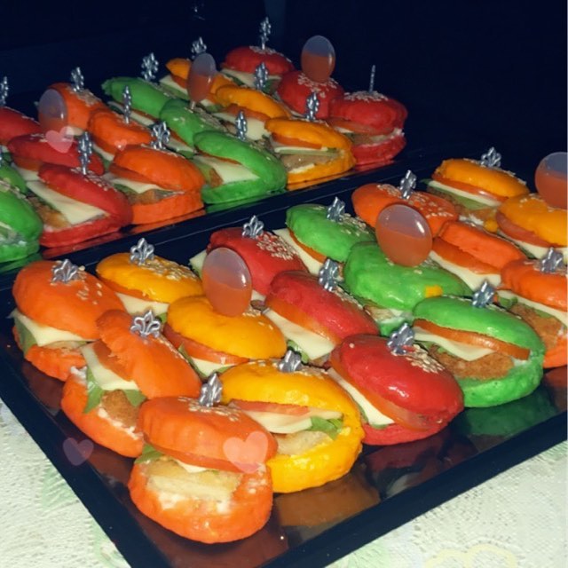 #توزيعات_مميزة #برجر مني#مناسبات #توزيعات_زواج #تخرج_زواج_ميلاد_تنسيق_ورد_طبيعي_ثيمات_مسكا