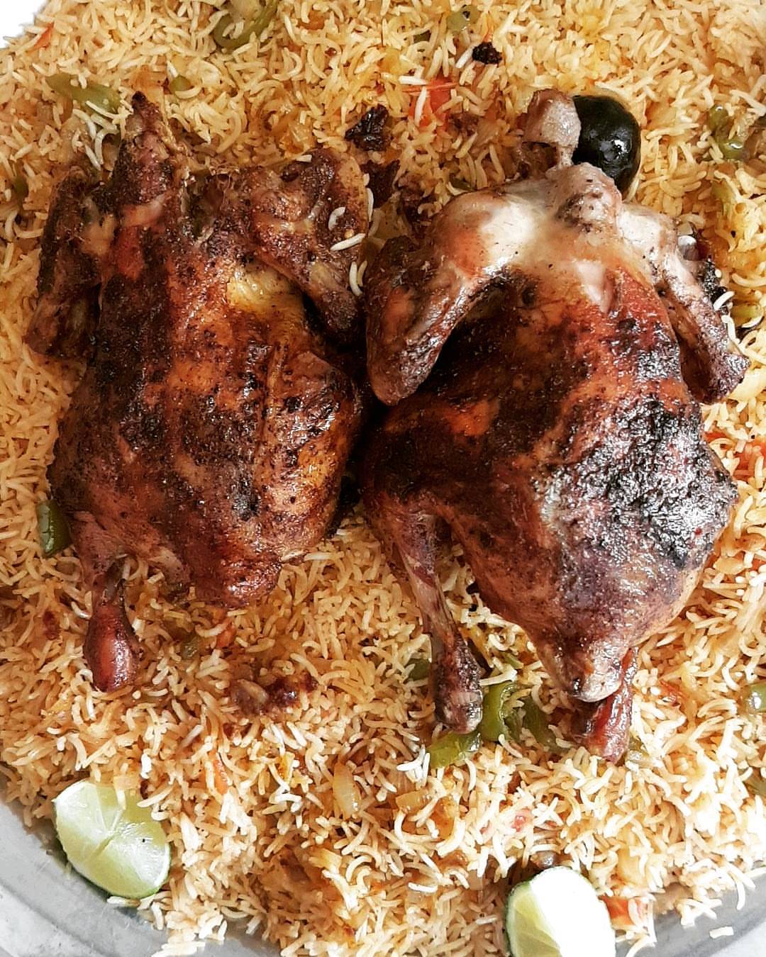 كبسة دجاج شواية مع الحشو و الرز المحمر #الأحساء #مضغوط #دجاج #السعودية #طبخي #طبخات #كبسة