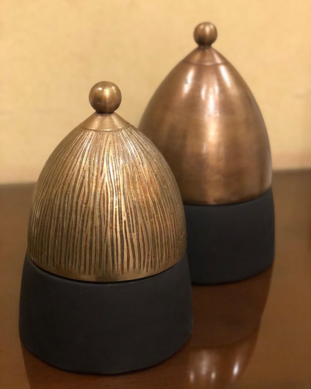 اناقة وجمال و رقي و داخله شيئاً من لذاذة الدنيا ونعيمها✨ . . من المجموعة الجديدة تم عرضها