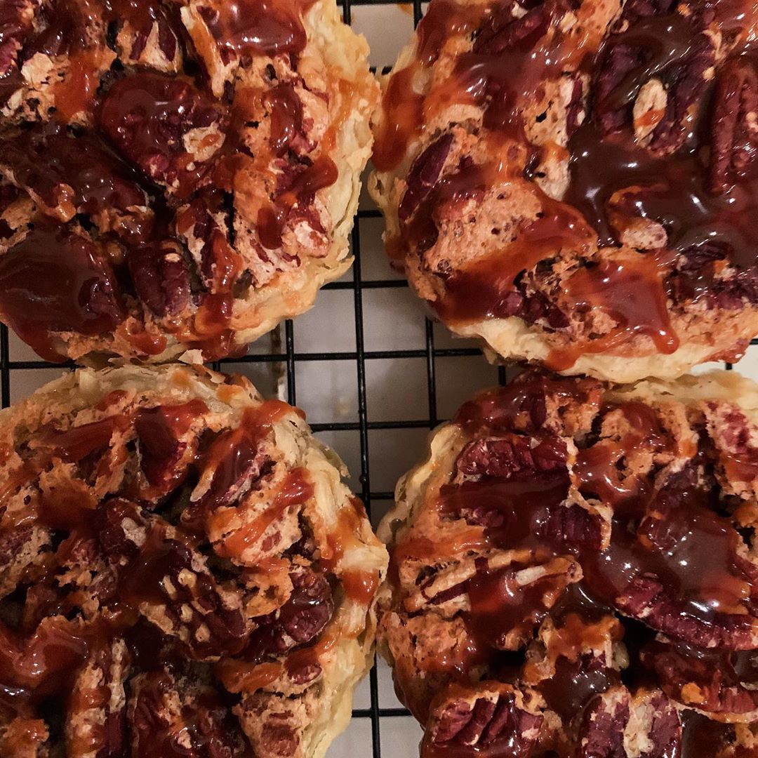 Caramel Pecan Pie Box of 12 85sr