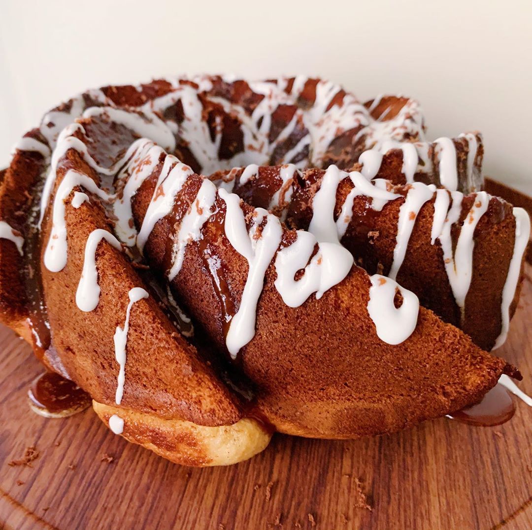 Banana cake Flower shape 85sr كيكة موز شكل الوردة ٨٥ ريال