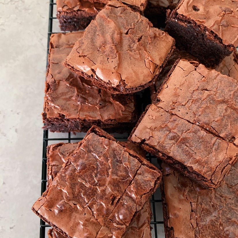 NEW IN The Best Seller Dark Chocolate Brownies براونيز الشوكولاتة الداكنة Box of 15 100sr